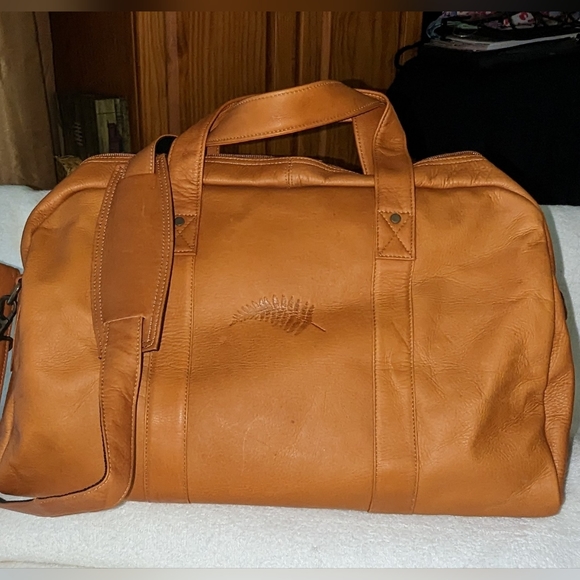 Country club duffel travel bag made in Colombia. - Picture 1 of 11